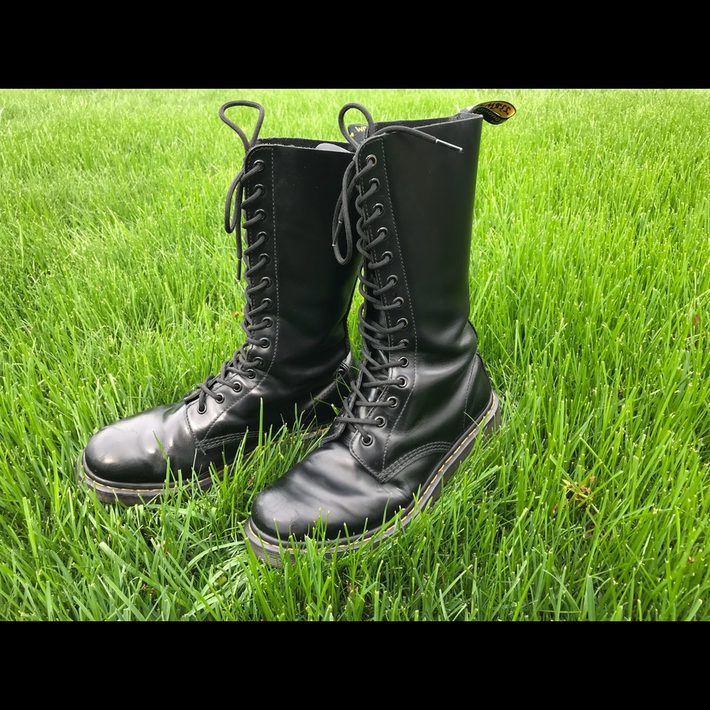 Dr Martens 1914 Smooth 14 Eye Boot